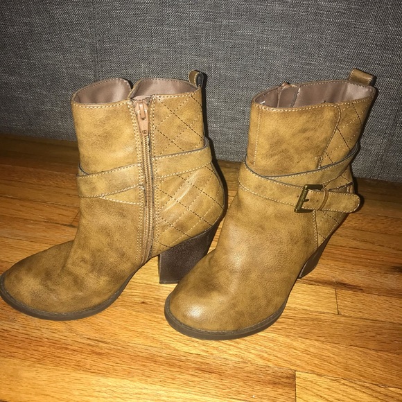 Brown booties - Picture 3 of 5